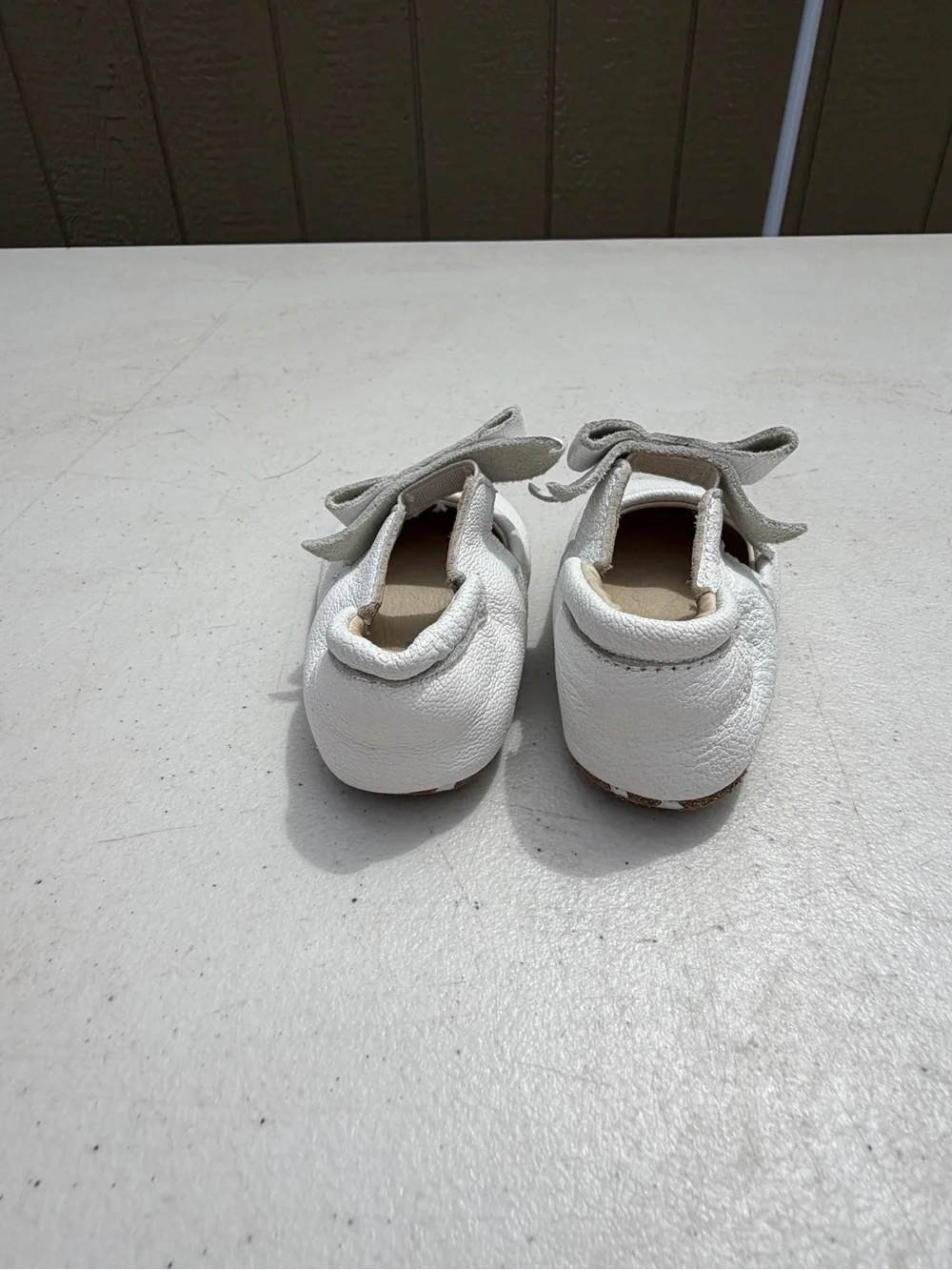 Robeez White Baby Mary Jane Bow Shoes